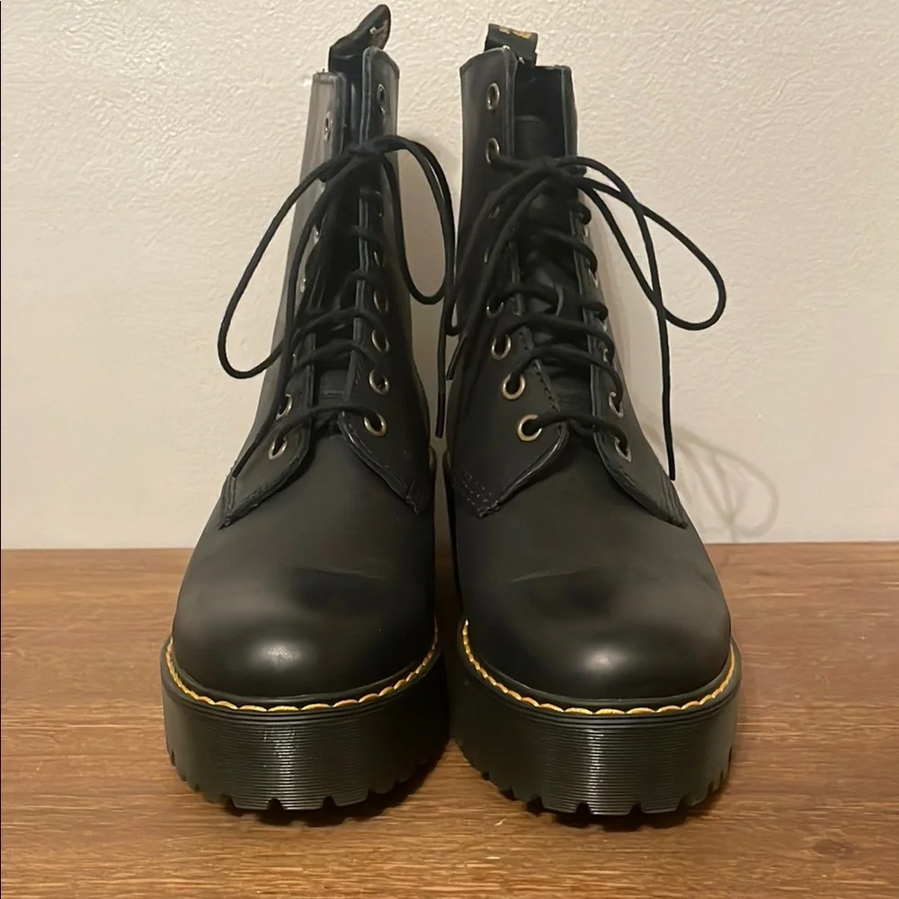 New Dr. Martens Black Combat Boots with Chunky Sole Size 7 - Picture 2 of 5